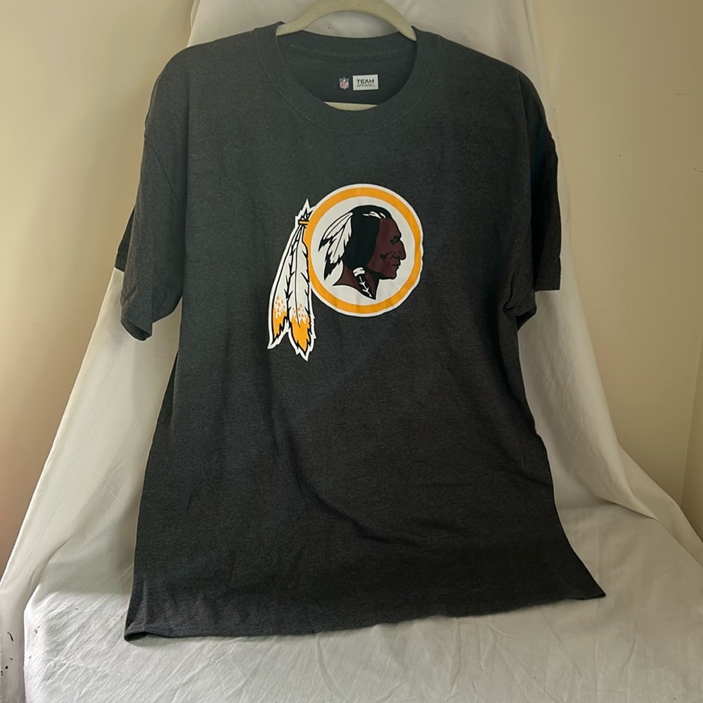 NWT LG Redskins T shirt